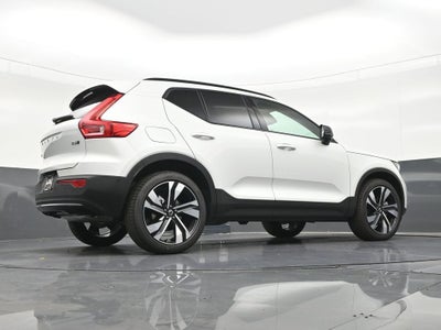 2026 Volvo XC40 B5 Plus