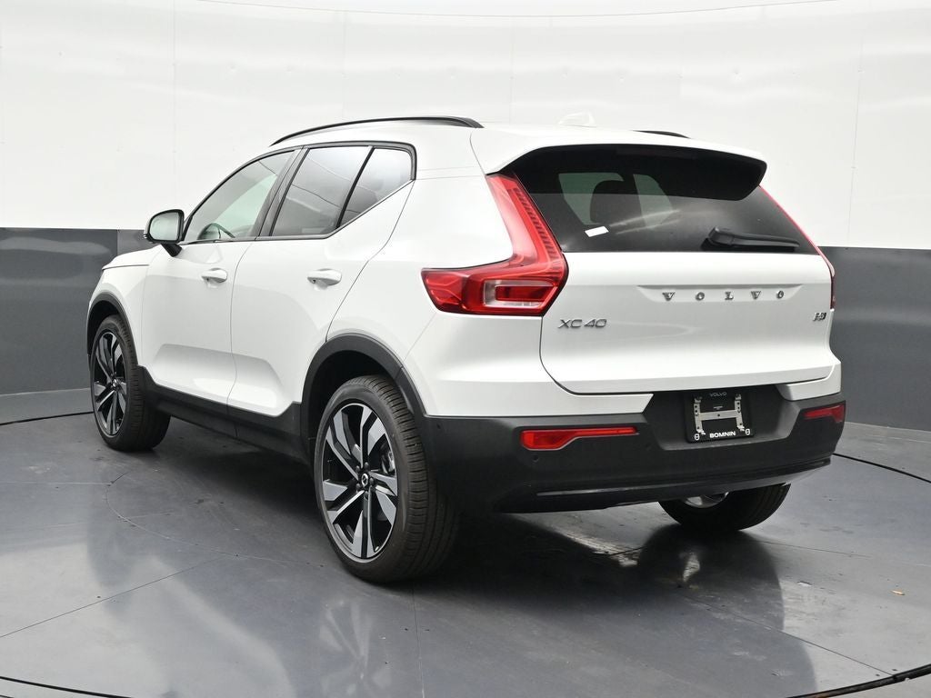 2026 Volvo XC40 B5 Plus