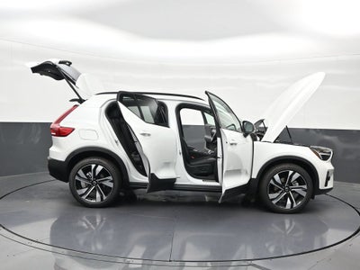 2026 Volvo XC40 B5 Plus