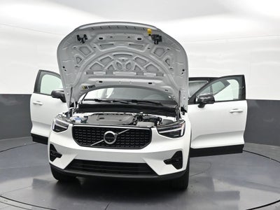 2026 Volvo XC40 B5 Plus