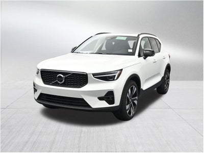 2026 Volvo XC40 B5 Plus
