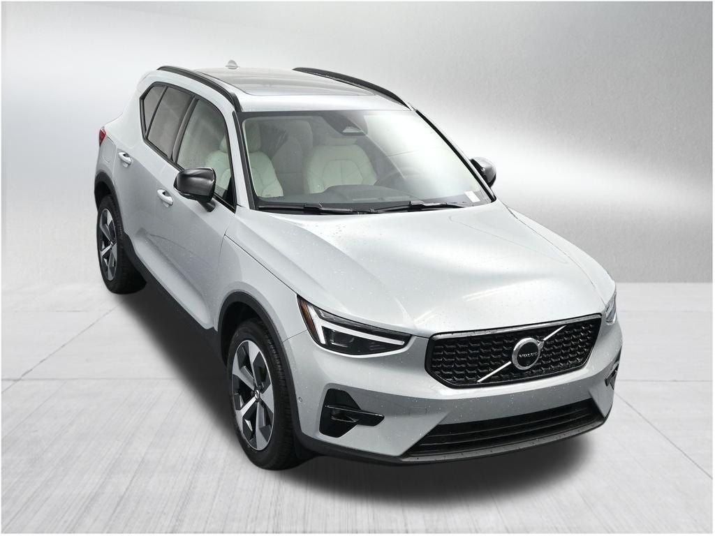 2026 Volvo XC40 B5 Plus