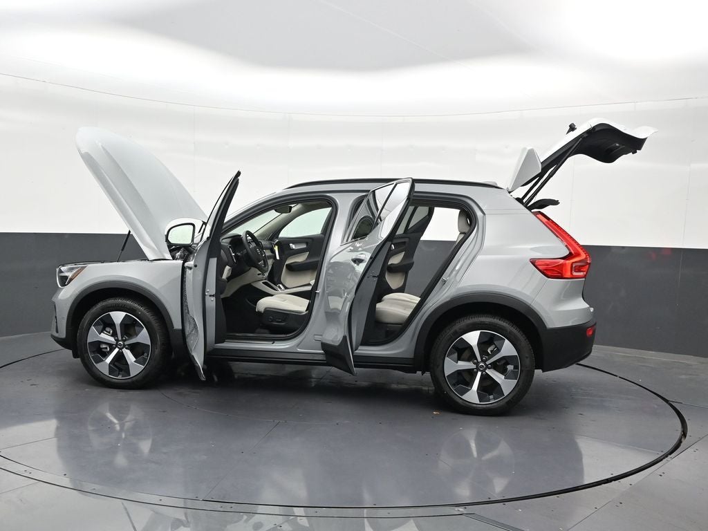 2026 Volvo XC40 B5 Plus