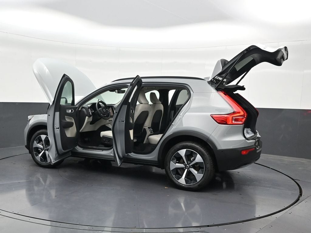 2026 Volvo XC40 B5 Plus