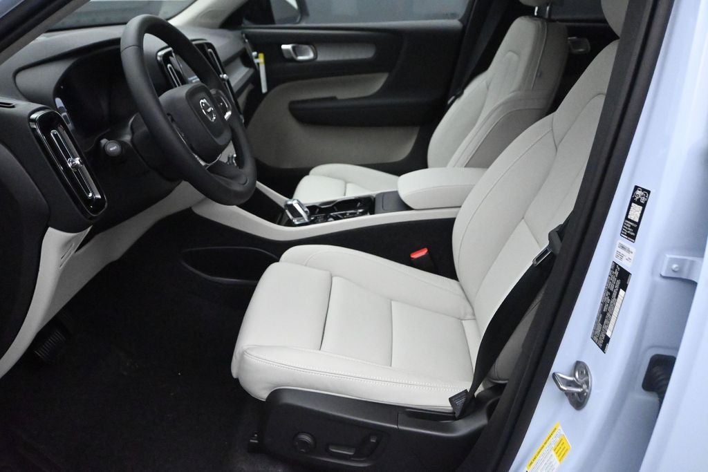 2026 Volvo XC40 B5 Plus