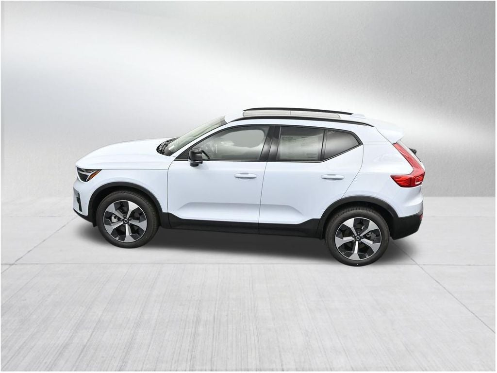 2026 Volvo XC40 B5 Plus