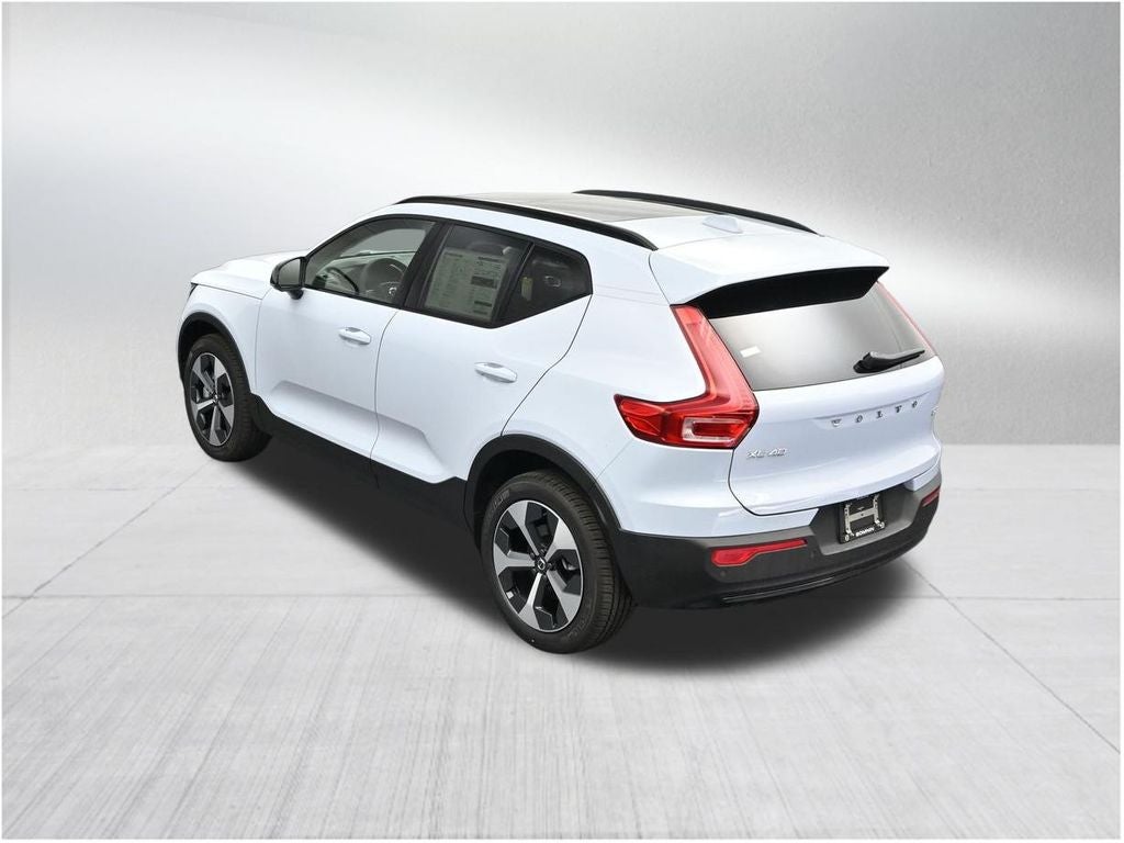 2026 Volvo XC40 B5 Plus