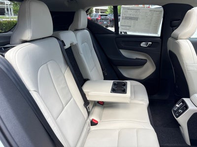 2026 Volvo XC40 B5 Plus