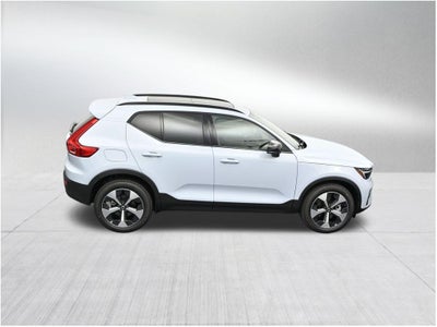2026 Volvo XC40 B5 Plus
