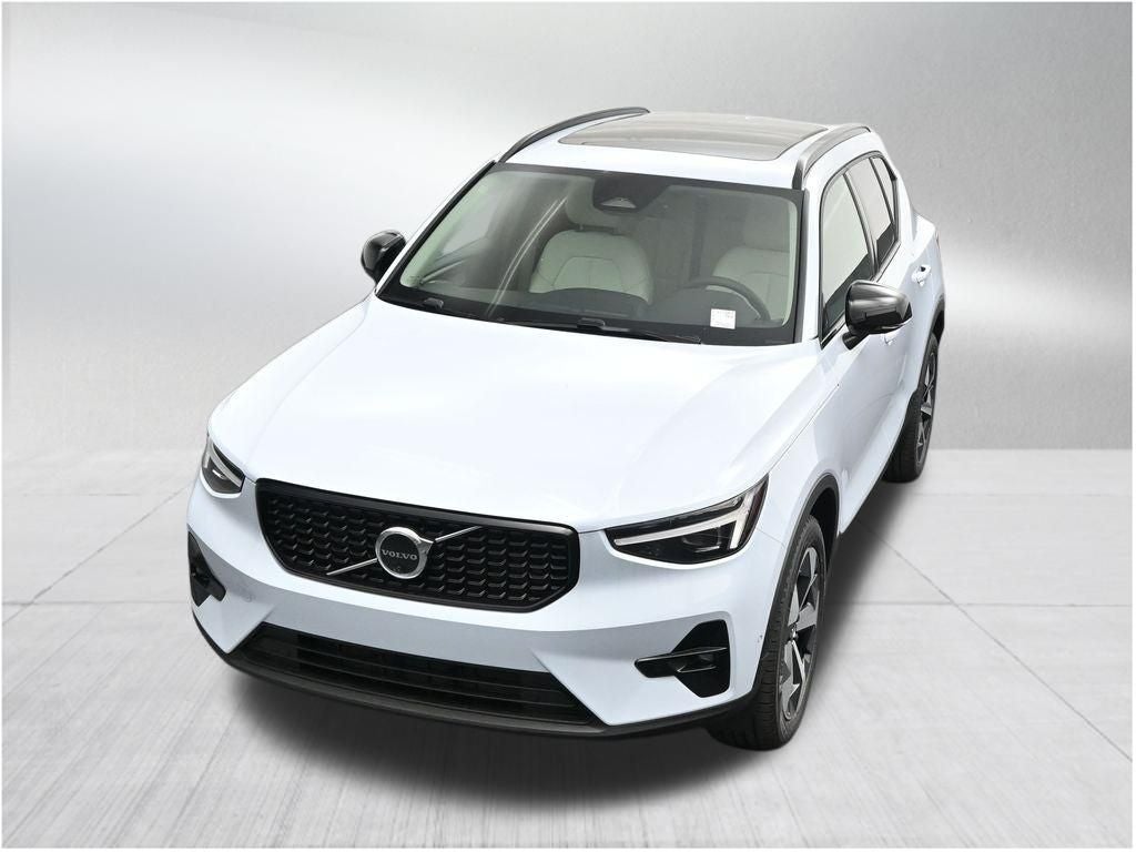 2026 Volvo XC40 B5 Plus