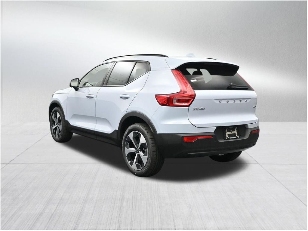 2026 Volvo XC40 B5 Plus
