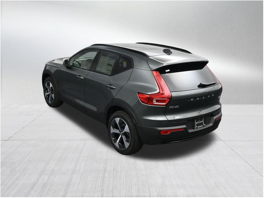 2026 Volvo XC40 B5 Plus