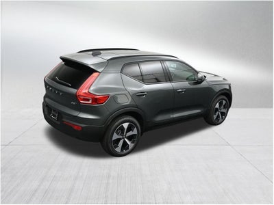 2026 Volvo XC40 B5 Plus