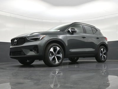 2026 Volvo XC40 B5 Plus