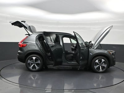 2026 Volvo XC40 B5 Plus
