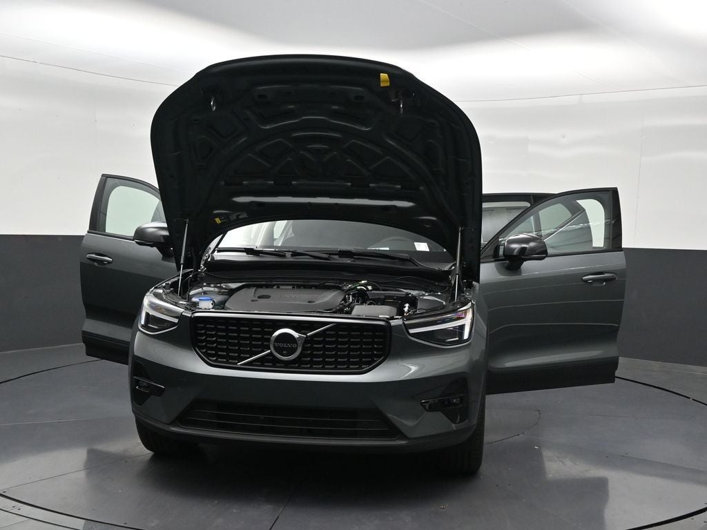 2026 Volvo XC40 B5 Plus