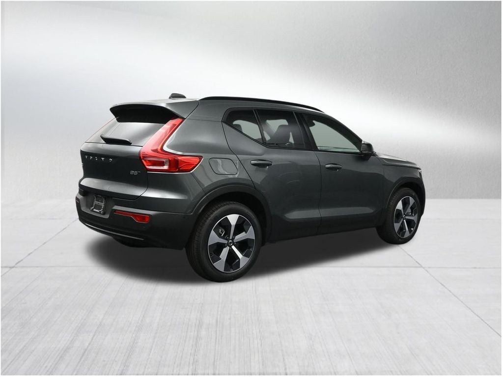 2026 Volvo XC40 B5 Plus