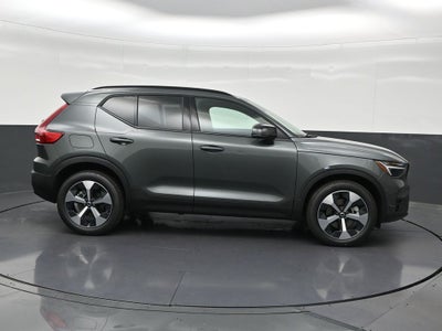 2026 Volvo XC40 B5 Plus