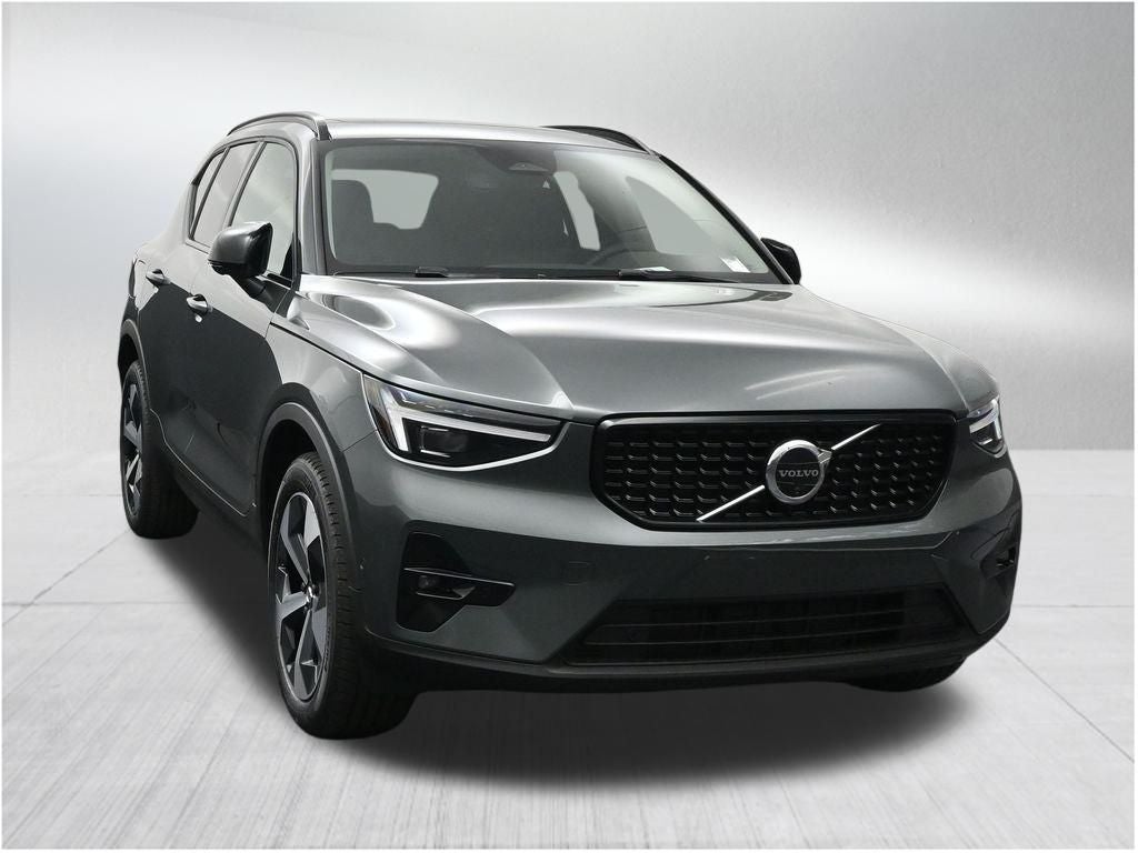 2026 Volvo XC40 B5 Plus