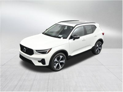 2026 Volvo XC40 B5 Plus