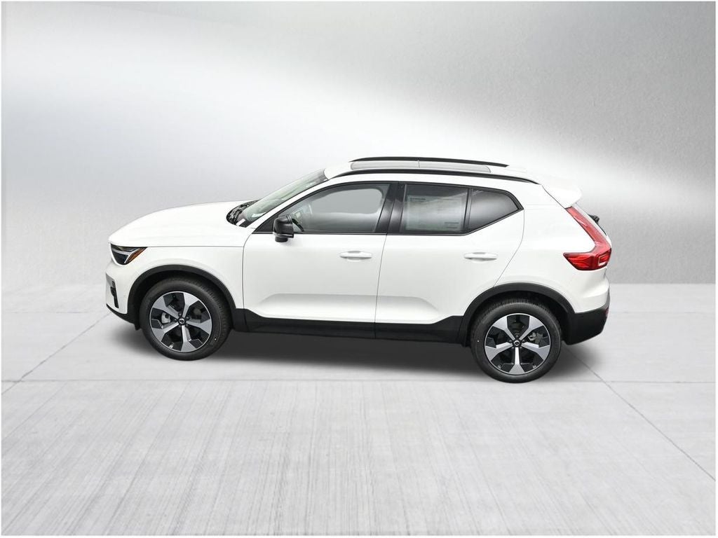 2026 Volvo XC40 B5 Plus