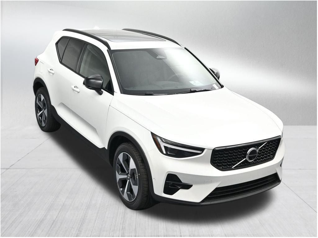 2026 Volvo XC40 B5 Plus