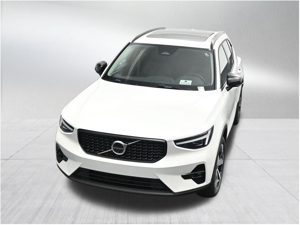 2026 Volvo XC40 B5 Plus