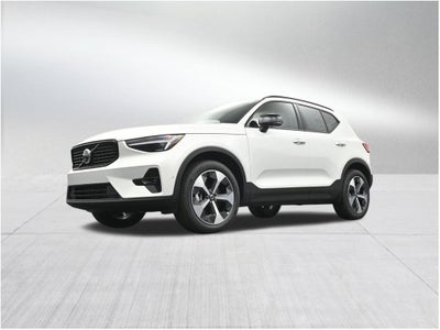 2026 Volvo XC40 B5 Plus