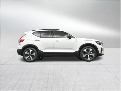 2026 Volvo XC40 B5 Plus