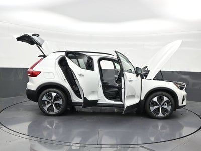 2026 Volvo XC40 B5 Plus