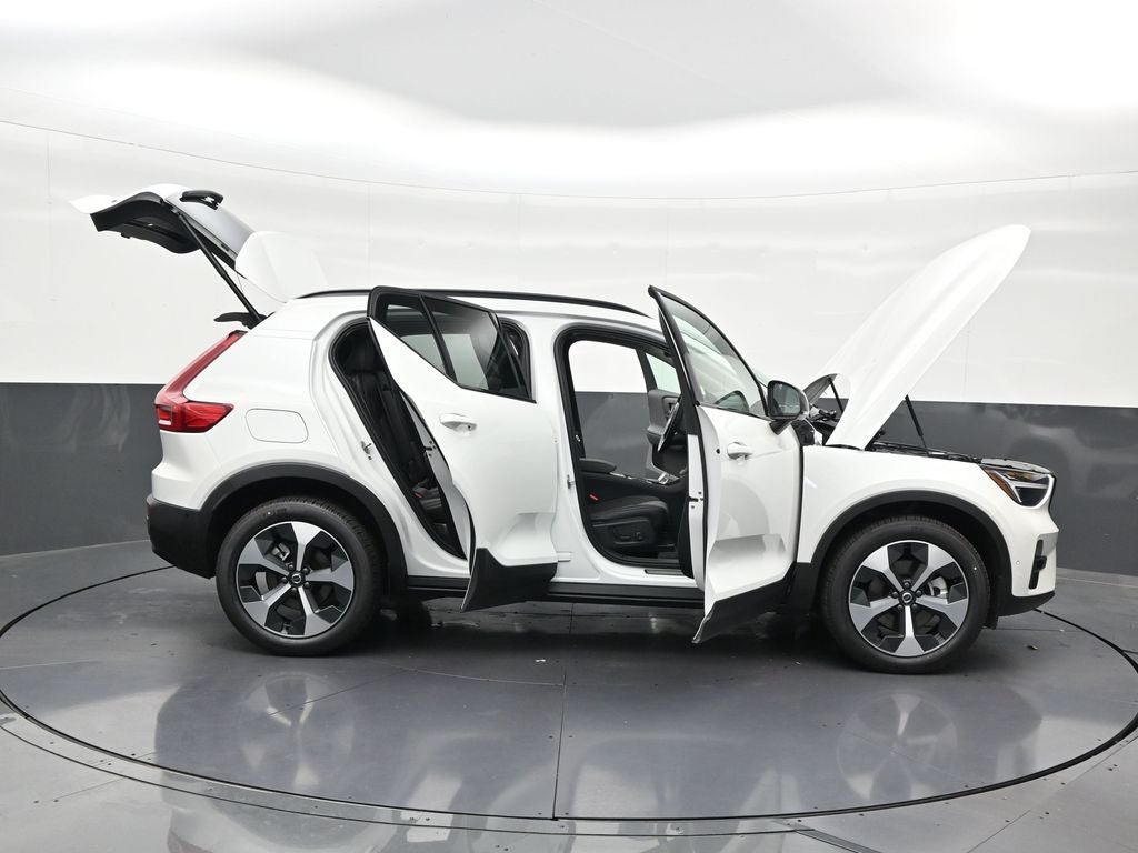2026 Volvo XC40 B5 Plus