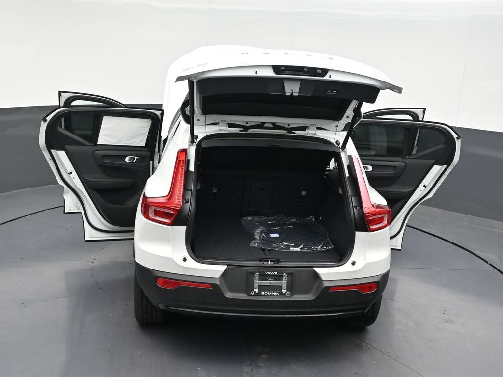 2026 Volvo XC40 B5 Plus