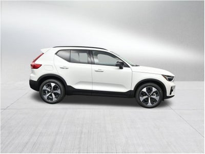 2026 Volvo XC40 B5 Plus