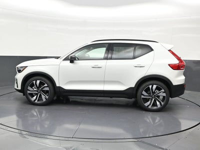 2026 Volvo XC40 B5 Plus