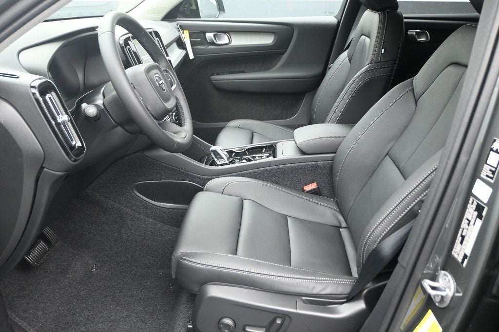 2026 Volvo XC40 B5 Plus
