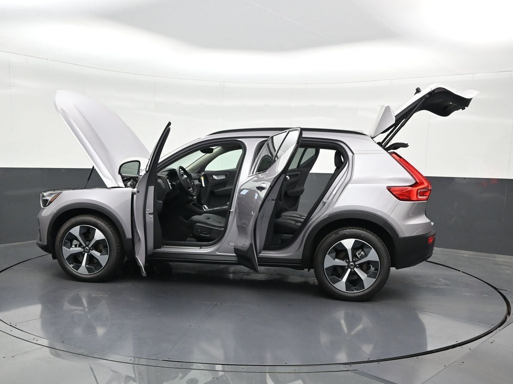 2026 Volvo XC40 B5 Plus