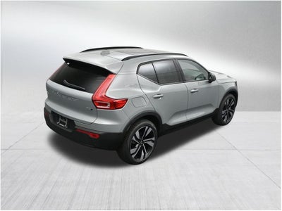 2026 Volvo XC40 B5 Plus