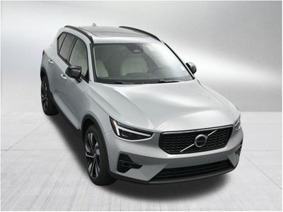 2026 Volvo XC40 B5 Plus