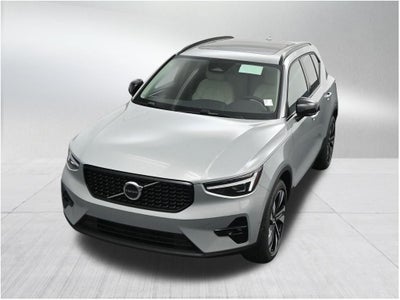 2026 Volvo XC40 B5 Plus