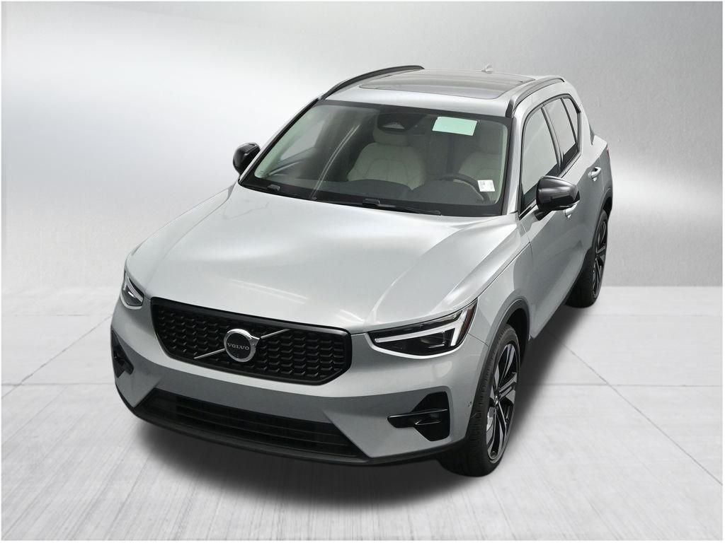 2026 Volvo XC40 B5 Plus