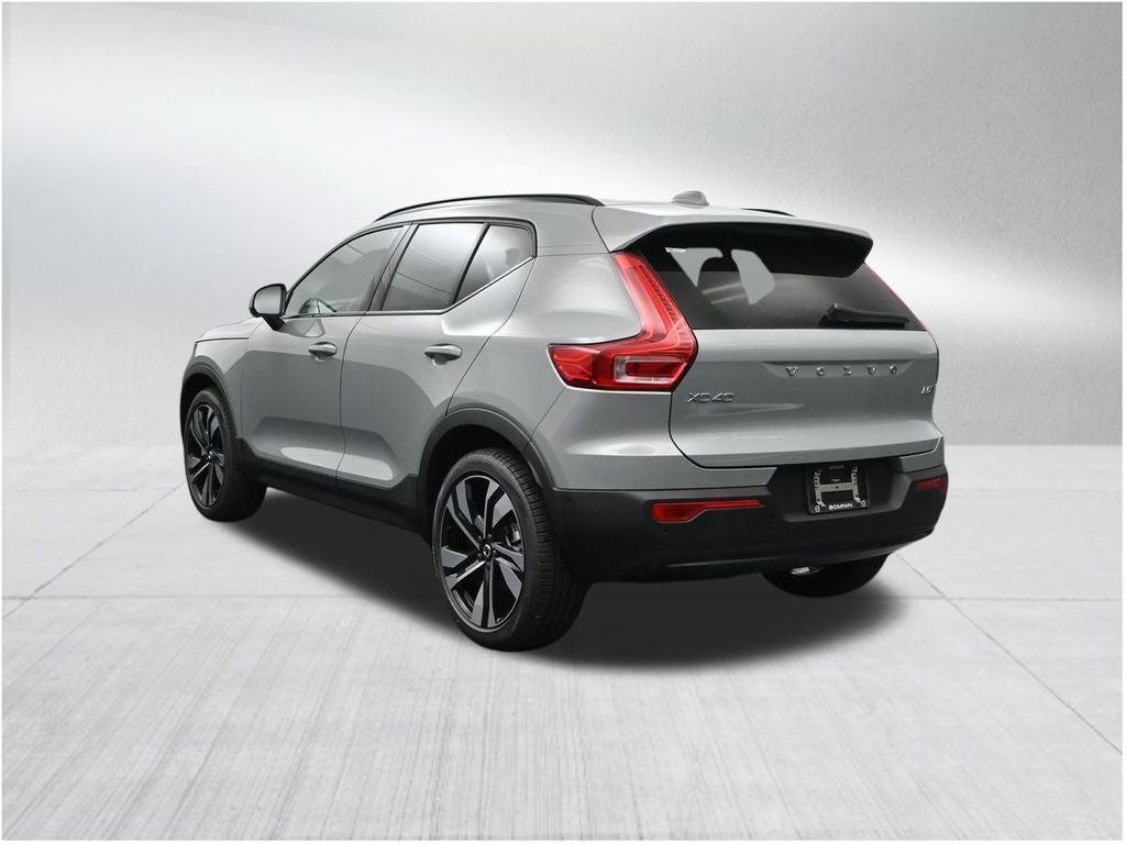 2026 Volvo XC40 B5 Plus