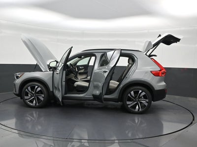 2026 Volvo XC40 B5 Plus