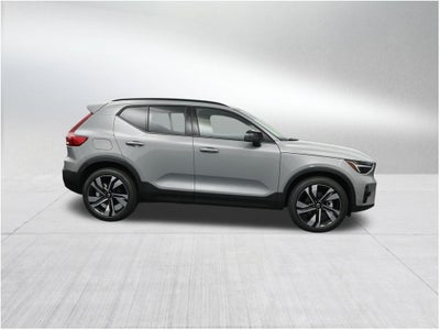 2026 Volvo XC40 B5 Plus