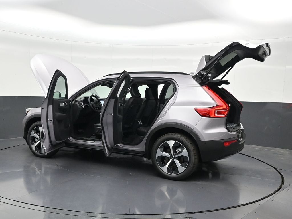 2026 Volvo XC40 B5 Plus
