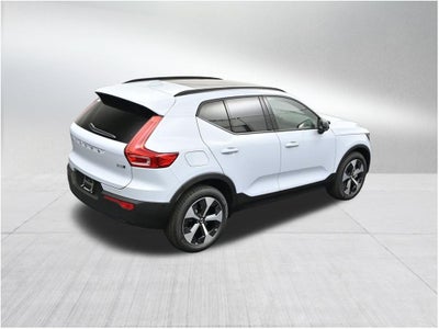 2026 Volvo XC40 B5 Plus