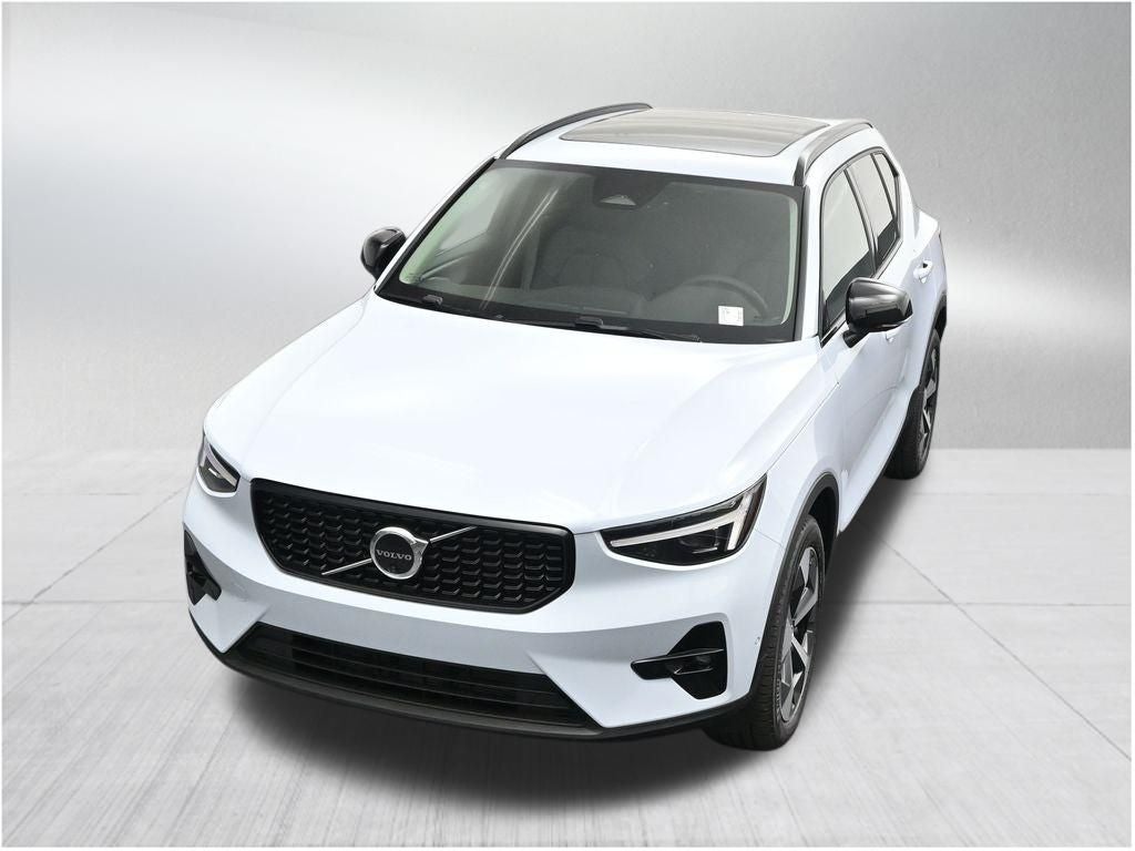 2026 Volvo XC40 B5 Plus