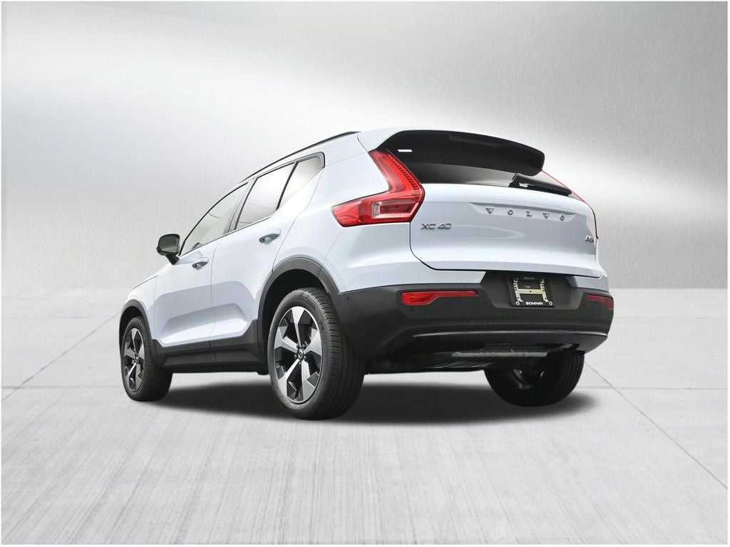 2026 Volvo XC40 B5 Plus