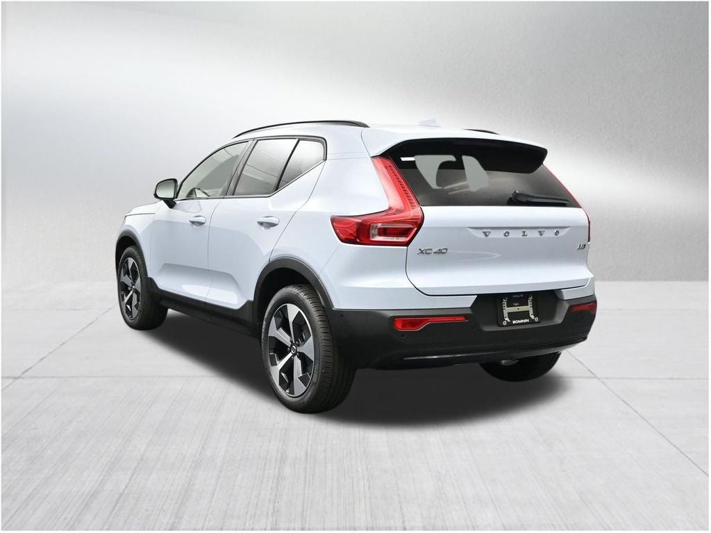 2026 Volvo XC40 B5 Plus