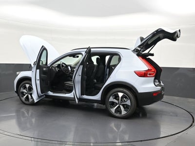2026 Volvo XC40 B5 Plus