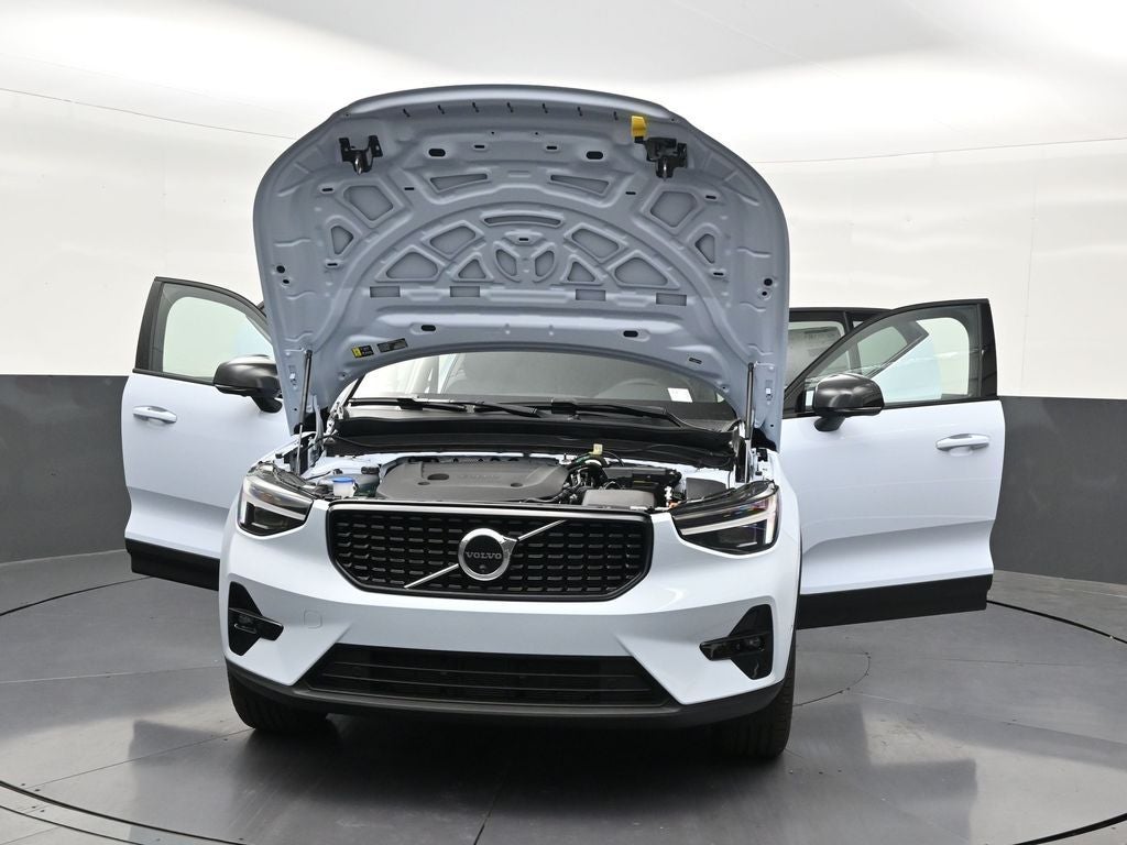 2026 Volvo XC40 B5 Plus